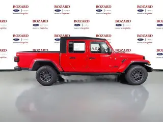 Jeep Gladiator 2024 4x4 Sport 4 puertas Cabina Crew 5.0 pies. SB