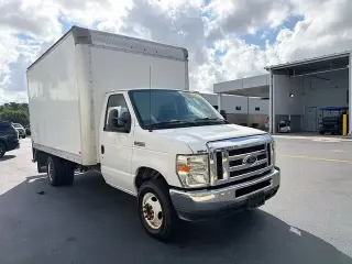 Ford E-Series 2016 E-350 SD 2dr 138 in. WB SRW Chasis Corto