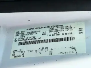 Ford E-Series 2016 E-350 SD 2dr 138 in. WB SRW Chasis Corto
