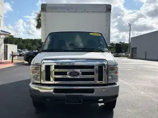 Ford E-Series 2016 E-350 SD 2dr 138 in. WB SRW Chasis Corto