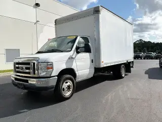 Ford E-Series 2016 E-350 SD 2dr 138 in. WB SRW Chasis Corto