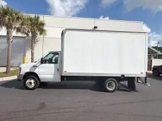 Ford E-Series 2016 E-350 SD 2dr 138 in. WB SRW Chasis Corto