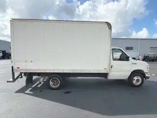 Ford E-Series 2016 E-350 SD 2dr 138 in. WB SRW Chasis Corto