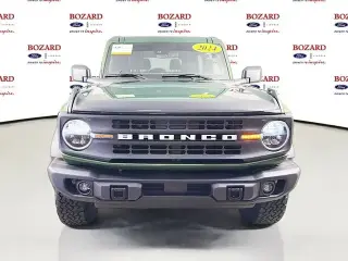 Ford Bronco 2024 4x4 Black Diamond 2 puertas SUV