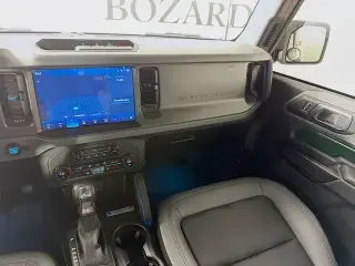 Ford Bronco 2024 4x4 Black Diamond 2 puertas SUV