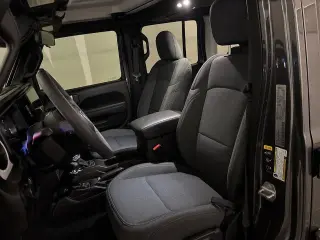Jeep Wrangler 2025 4x4 Sport 4 puertas SUV