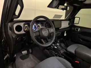 Jeep Wrangler 2025 4x4 Sport 4 puertas SUV