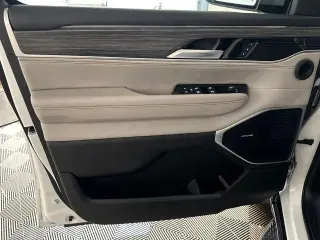 Jeep Wagoneer 2024 Serie II 4x2 4 puertas SUV