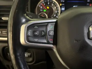 Ram 1500 2019 4x4 Laramie 4 puertas Cabina Crew 5.6 pies. Caja corta Pickup