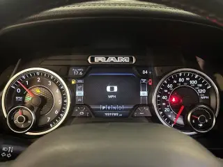 Ram 1500 2019 4x4 Laramie 4 puertas Cabina Crew 5.6 pies. Caja corta Pickup