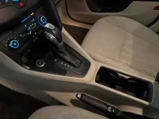 Ford Focus 2015 SE 4 puertas Sedan