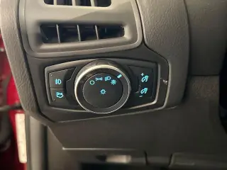 Ford Focus 2017 SEL 4 puertas Hatchback