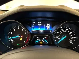 Ford Focus 2017 SEL 4 puertas Hatchback