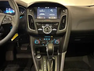 Ford Focus 2017 SEL 4 puertas Hatchback