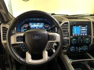 Ford F-250 Super Duty 2017 4x4 Lariat Cabina Crew 4 puertas 6.8 pies. Pickup