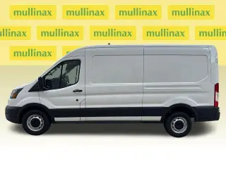 Ford Transit 2023 250 3 puertas SWB Techo Medio Furgón de Carga