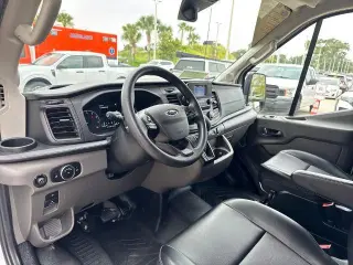 Ford Transit 2023 250 3 puertas SWB Techo Medio Furgón de Carga