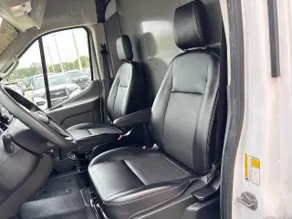 Ford Transit 2023 250 3 puertas SWB Techo Medio Furgón de Carga