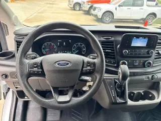 Ford Transit 2023 250 3 puertas SWB Techo Medio Furgón de Carga