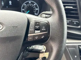 Ford Transit 2023 250 3 puertas SWB Techo Medio Furgón de Carga