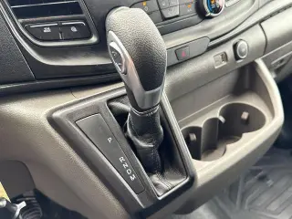 Ford Transit 2023 250 3 puertas SWB Techo Medio Furgón de Carga