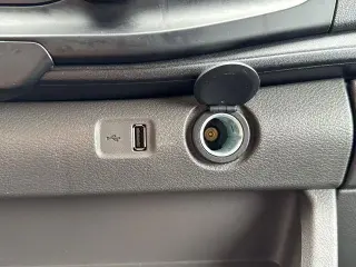 Ford Transit 2023 250 3 puertas SWB Techo Medio Furgón de Carga