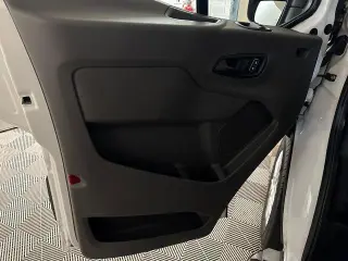 Ford Transit 2025 250 3 puertas LWB Techo Bajo Furgoneta de Carga
