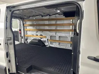 Ford Transit 2025 250 3 puertas LWB Techo Bajo Furgón de Carga