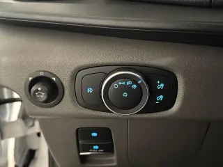 Ford Transit 2025 250 3 puertas LWB Techo Bajo Furgón de Carga