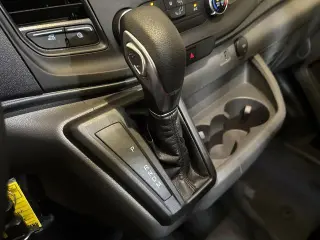 Ford Transit 2025 250 3 puertas LWB Techo Bajo Furgón de Carga