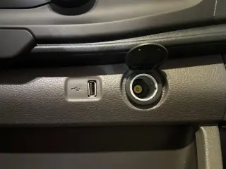 Ford Transit 2025 250 3 puertas LWB Techo Bajo Furgón de Carga