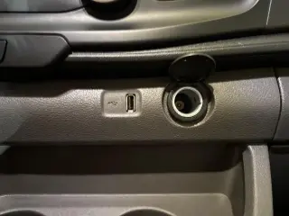 Ford Transit 2024 250 3 puertas SWB Techo Bajo Furgón de Carga