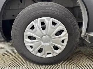 Ford Transit 2025 250 3 puertas SWB Techo Bajo Furgón de Carga