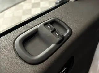 Ford Transit 2025 250 3 puertas SWB Techo Bajo Furgón de Carga