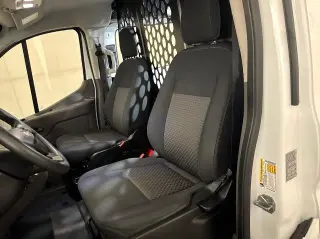 Ford Transit 2025 250 3 puertas SWB Techo Bajo Furgón de Carga