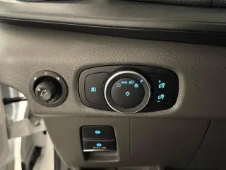 Ford Transit 2025 250 3 puertas SWB Techo Bajo Furgón de Carga