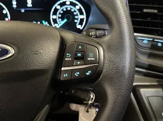 Ford Transit 2025 250 3 puertas SWB Techo Bajo Furgón de Carga