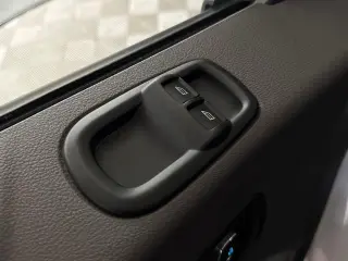 Ford Transit 2024 250 3 puertas SWB Techo bajo Furgón de Carga