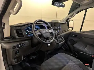 Ford Transit 2024 250 3 puertas SWB Techo bajo Furgón de Carga