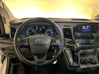 Ford Transit 2024 250 3 puertas SWB Techo bajo Furgón de Carga