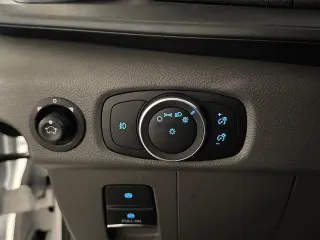 Ford Transit 2024 250 3 puertas SWB Techo bajo Furgón de Carga