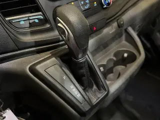 Ford Transit 2024 250 3 puertas SWB Techo bajo Furgón de Carga
