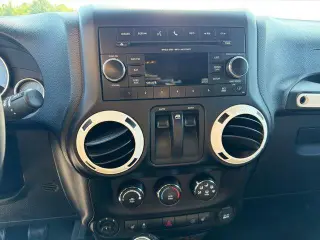 Jeep Wrangler 2012 4x4 Sahara 2 puertas SUV