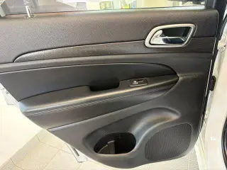 Jeep Grand Cherokee 2018 4x4 Laredo 4 puertas SUV