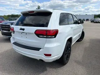 Jeep Grand Cherokee 2018 4x4 Laredo 4 puertas SUV