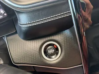 Jeep Grand Cherokee 2025 4x4 Laredo 4 puertas SUV
