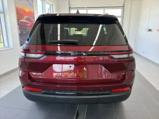 Jeep Grand Cherokee 2025 4x4 Laredo 4 puertas SUV