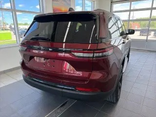 Jeep Grand Cherokee 2025 4x4 Laredo 4 puertas SUV
