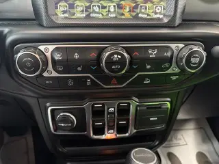 Jeep Gladiator 2022 4x4 Overland 4 puertas Cabina Crew 5.0 pies. SB