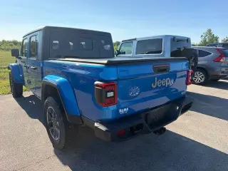 Jeep Gladiator 2022 4x4 Overland 4 puertas Cabina Crew 5.0 pies. SB